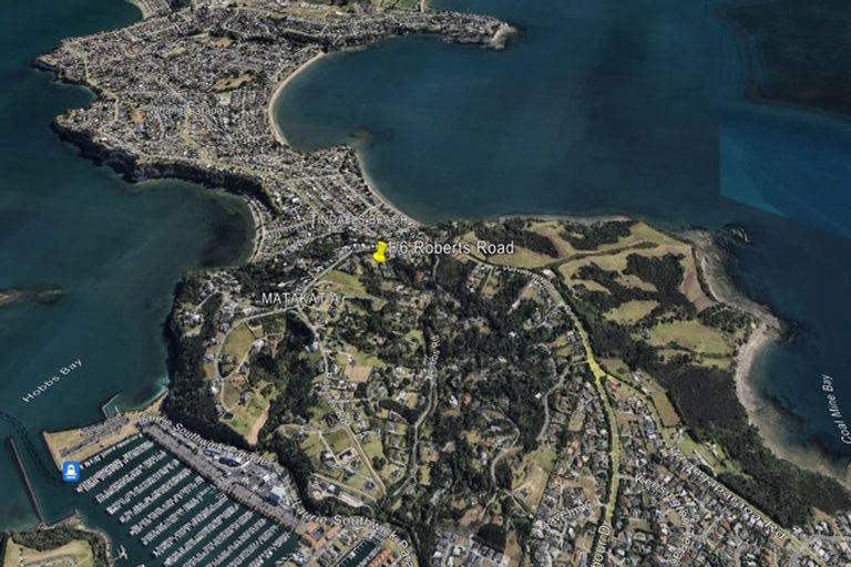 Photo of property in 6a Roberts Road, Matakatia, Whangaparaoa, 0930