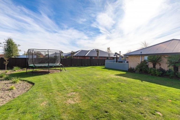 Photo of property in 11 Cairnbrae Drive, Prebbleton, 7604