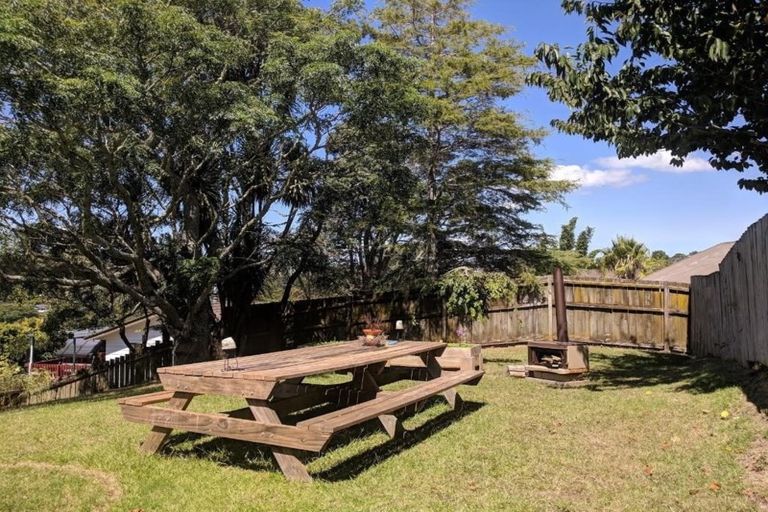 Photo of property in 2/24 Stredwick Drive, Torbay, Auckland, 0630