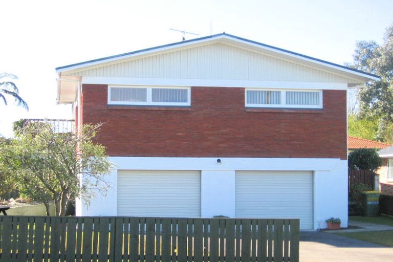 Photo of property in 4 Snell Avenue, Papakura, 2110