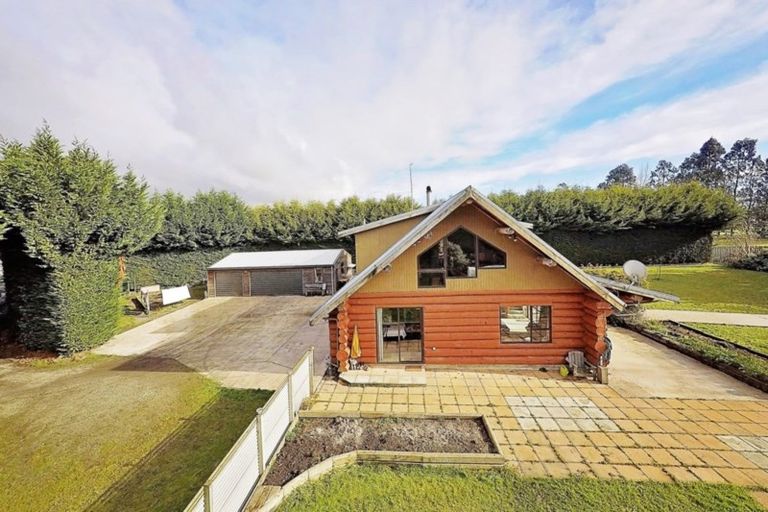 Photo of property in 15 Douglas Street, Winton, 9720