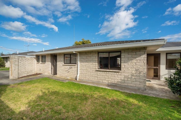 Photo of property in 2/57 Pemberton Crescent, Greerton, Tauranga, 3112