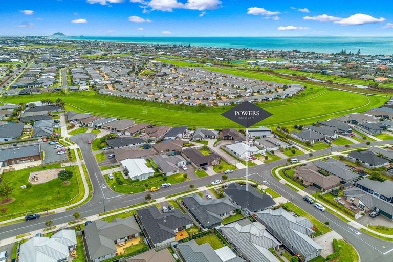 Photo of property in 14 Harding Drive, Papamoa Beach, Papamoa, 3118