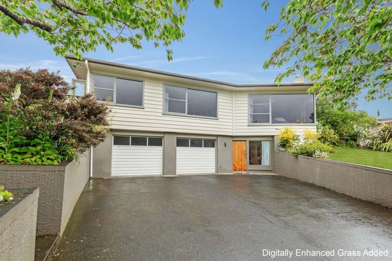 Photo of property in 38 Winston Avenue, Hokowhitu, Palmerston North, 4410
