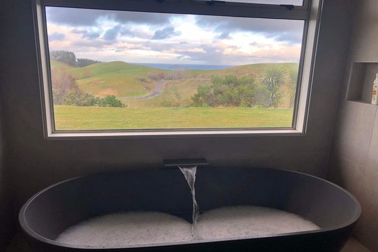 Photo of property in 1798 Waimarama Road, Waimarama, Havelock North, 4294