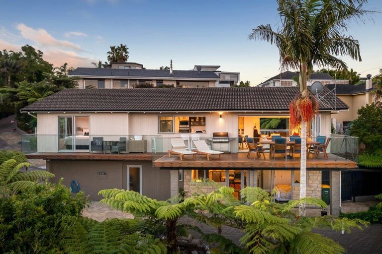 Photo of property in 39 Aberdeen Road, Castor Bay, Auckland, 0620