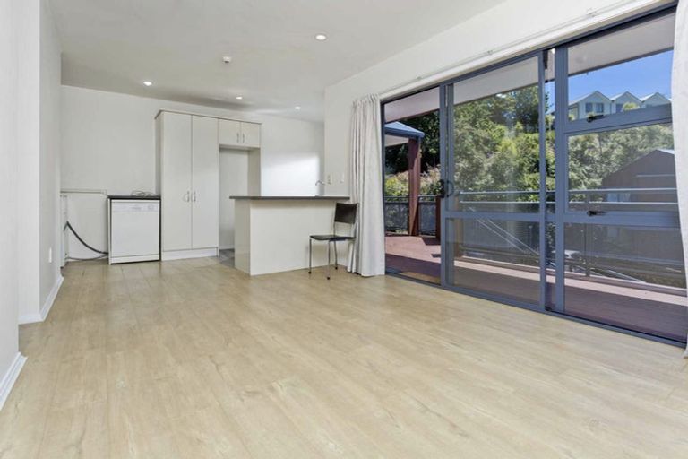 Photo of property in 23/3 The Avenue, Albany, Auckland, 0632