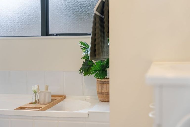 Photo of property in 15a Watson Drive, Paraparaumu Beach, Paraparaumu, 5032