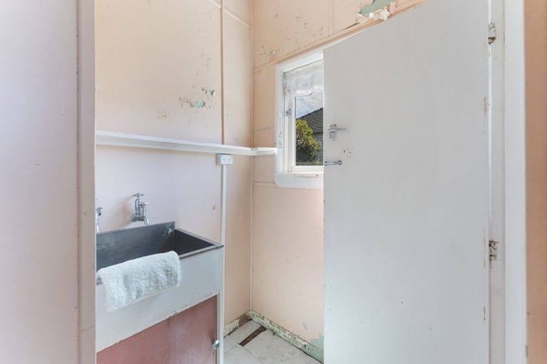 Photo of property in 85 Brooklands Road, Brooklands, New Plymouth, 4310