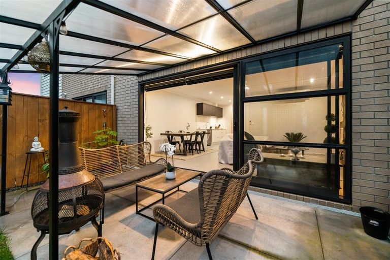 Photo of property in 17 Richard Petterd Way, Swanson, Auckland, 0614