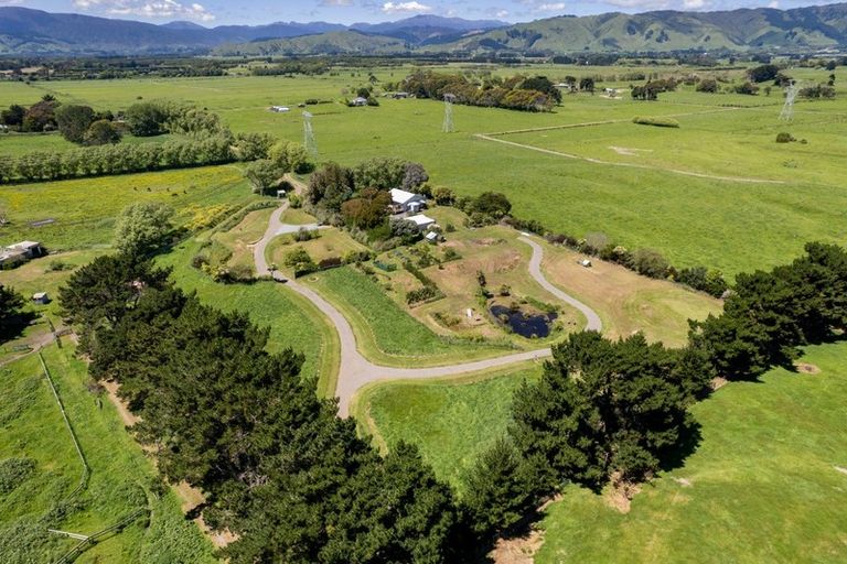 Photo of property in 151 Swamp Road, Te Horo, Otaki, 5581