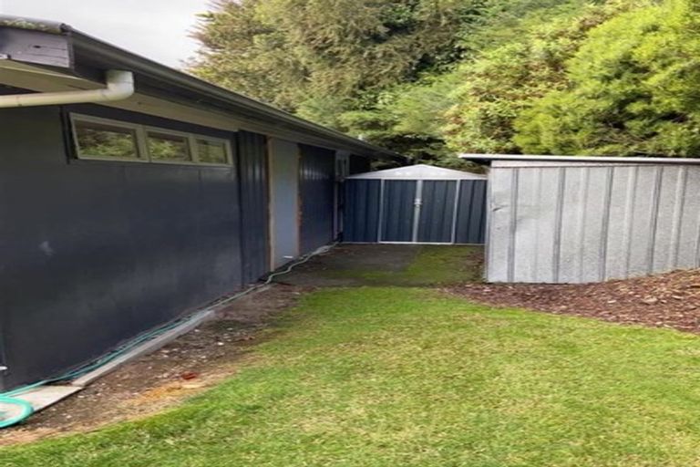 Photo of property in 27 Tremaine Avenue, Two Mile Bay, Taupo, 3330