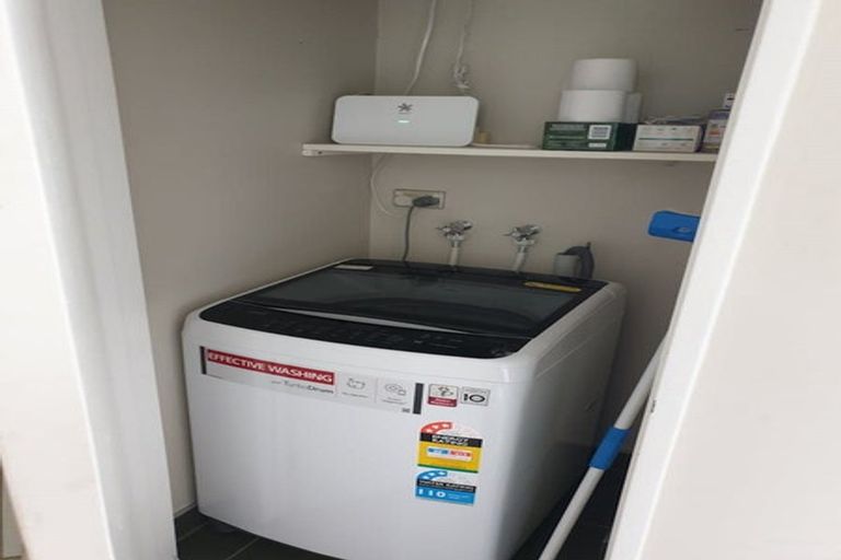 Photo of property in Patent 326 Apartments, 103h/326 Evans Bay Parade, Hataitai, Wellington, 6021