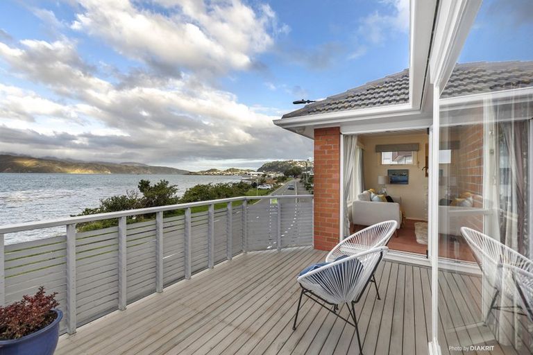 Photo of property in 283 Karaka Bay Road, Karaka Bays, Wellington, 6022