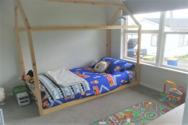 Photo of property in 1/24 Knights Road, Rothesay Bay, Auckland, 0630