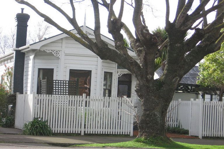 Photo of property in 87 Victoria Avenue, Palmerston North, 4410