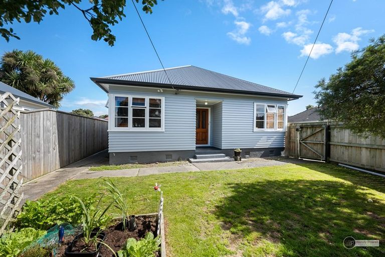 Photo of property in 3 Scanlan Street, Avalon, Lower Hutt, 5011