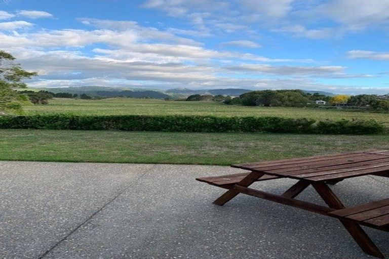 Photo of property in 76 The Drive, Paraparaumu Beach, Paraparaumu, 5032