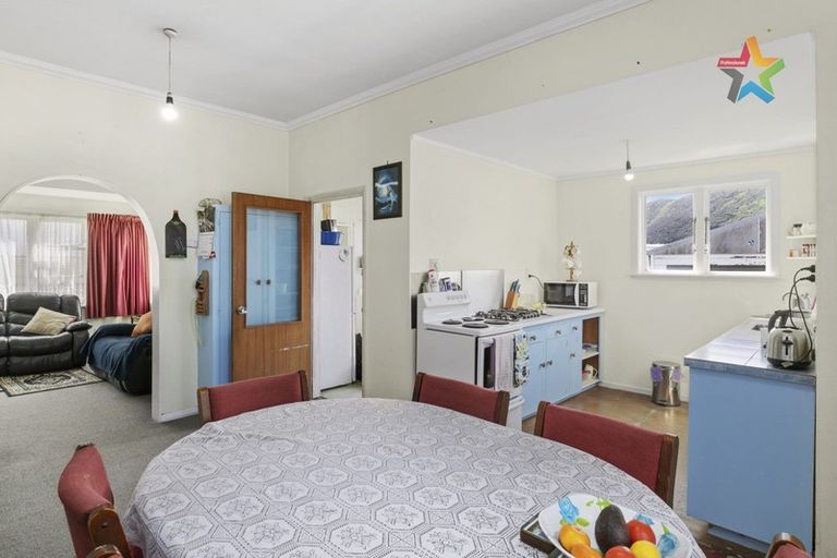 Photo of property in 98 Randwick Road, Moera, Lower Hutt, 5010