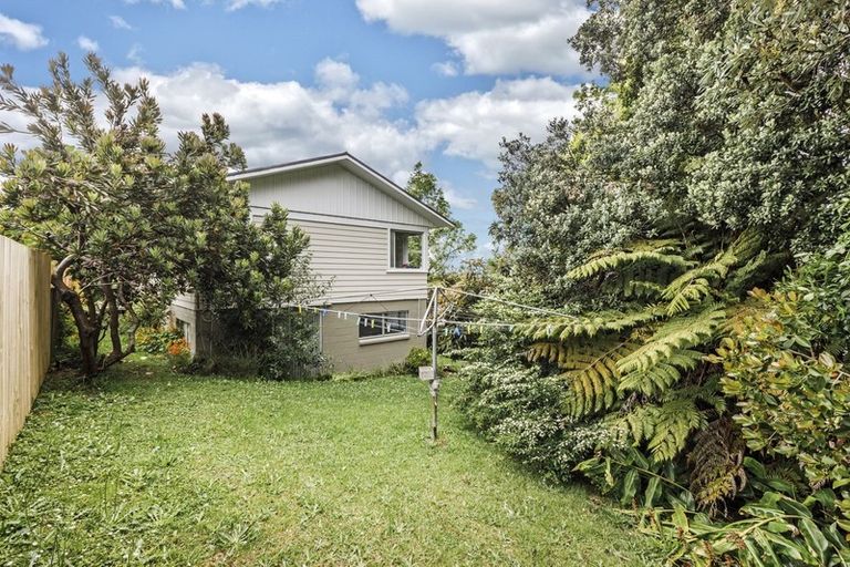 Photo of property in 1 Phillipa Place, Browns Bay, Auckland, 0630