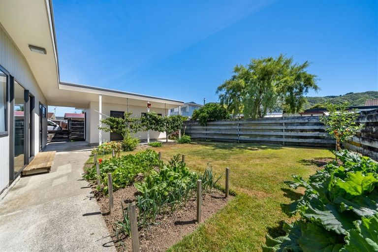 Photo of property in 6 Seattle Grove, Totara Park, Upper Hutt, 5018