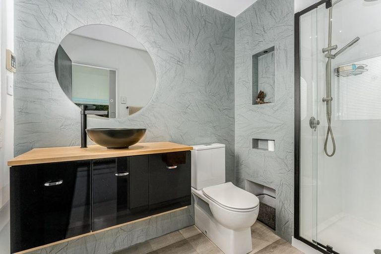 Photo of property in 28 Peterhouse Street, Tawa, Wellington, 5028