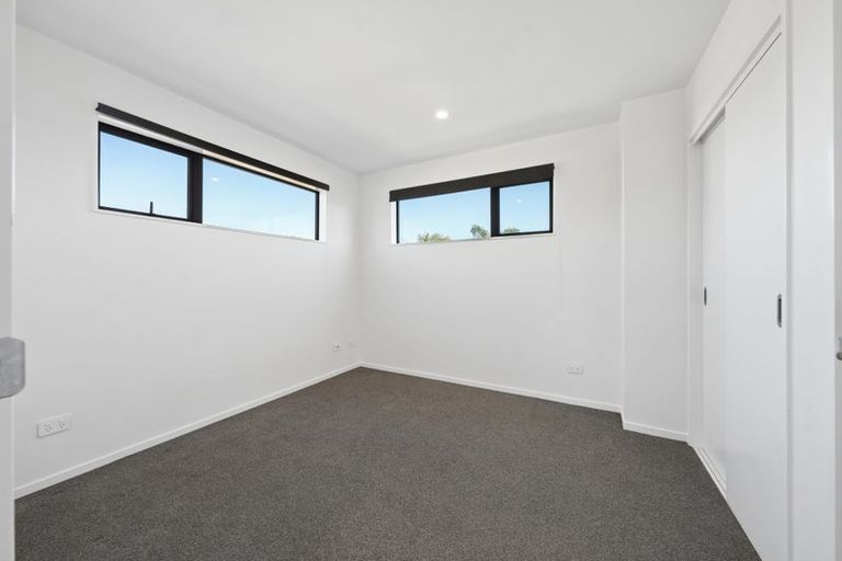 Photo of property in 250a Great North Road, Henderson, Auckland, 0612