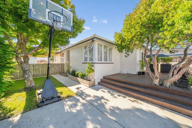 Photo of property in 8 Tui Grove, Elderslea, Upper Hutt, 5018