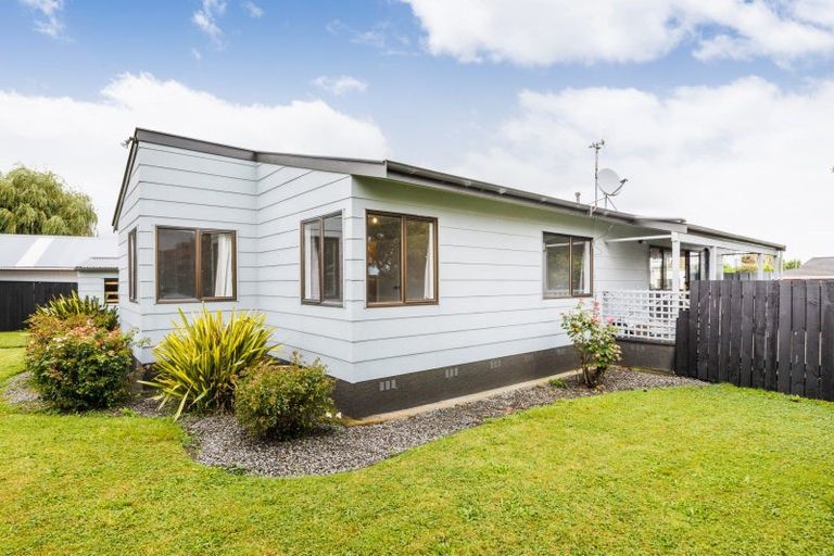 Photo of property in 15 Willowstream Grove, Cloverlea, Palmerston North, 4412