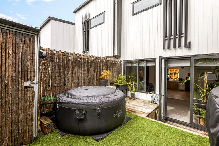 Photo of property in 3/23 Middleton Road, Johnsonville, Wellington, 6037