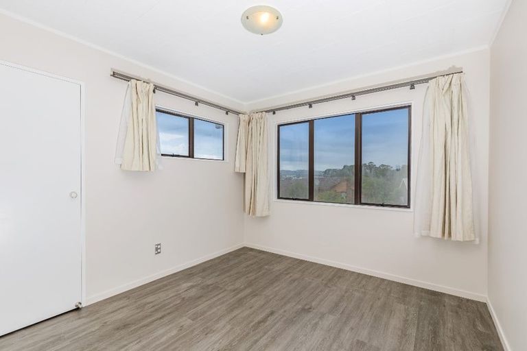 Photo of property in 24 Miriam Corban Heights, Henderson, Auckland, 0612