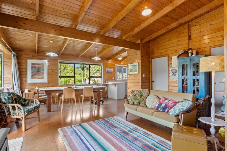 Photo of property in 9 Ferndale Avenue, Leigh, 0985