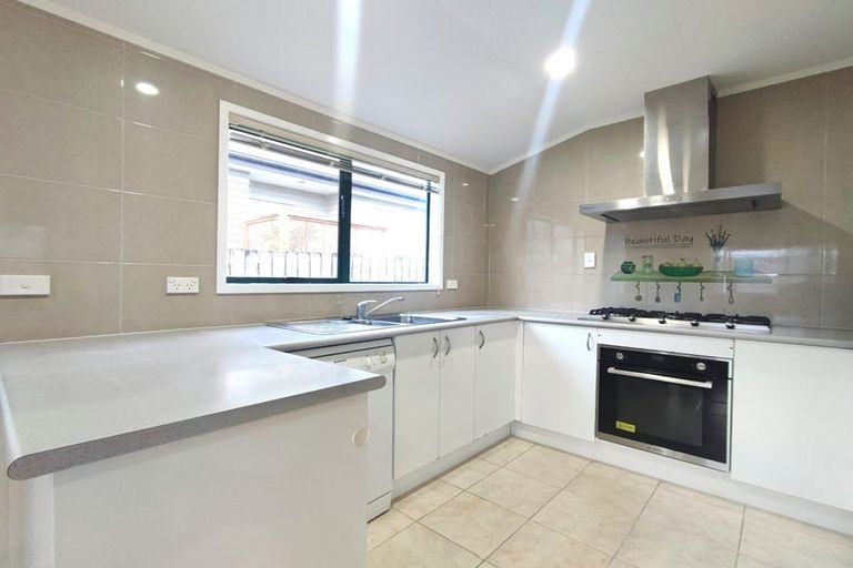 Photo of property in 1/6 Winifred Avenue, Bayview, Auckland, 0629