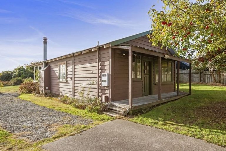 Photo of property in 3 Bernard Street, Two Mile Bay, Taupo, 3330