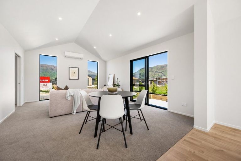 Photo of property in 3 Simpson Crescent, Wanaka, 9305