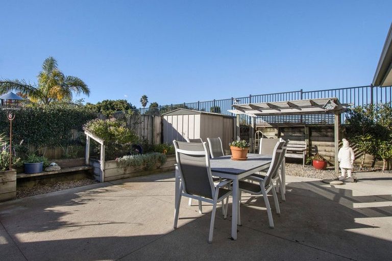 Photo of property in 32 Noble Johnston Drive, Katikati, 3129