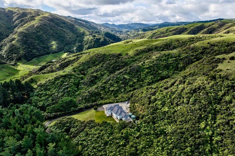 Photo of property in 999 Moonshine Road, Judgeford, Porirua, 5381