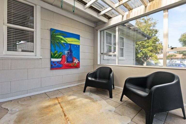 Photo of property in 1a Cassino Crescent, Onekawa, Napier, 4110