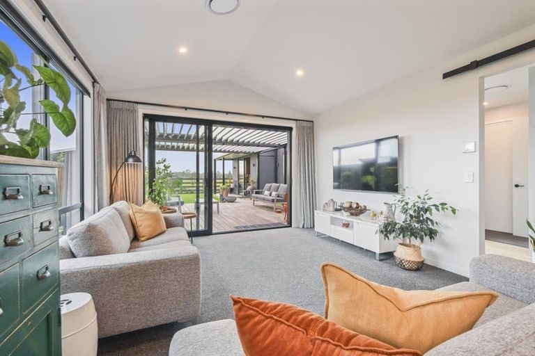 Photo of property in 18 Ellmers Street, Woodend, 7691