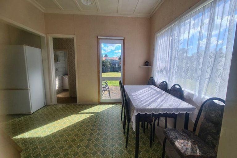 Photo of property in 3 King Street, Opunake, 4616