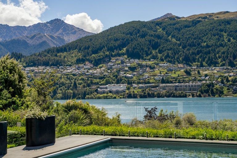 Photo of property in 363 Peninsula Road, Kelvin Heights, Queenstown, 9300