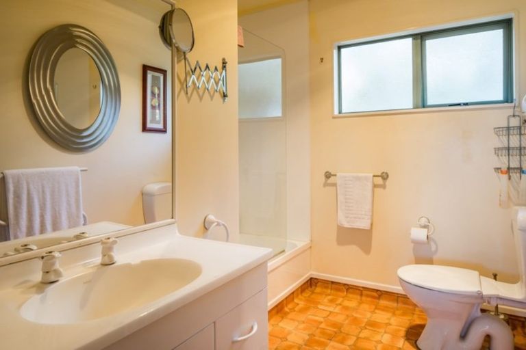 Photo of property in 16b Mawhare Street, Titahi Bay, Porirua, 5022