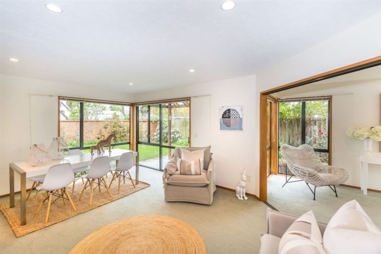 Photo of property in 3 Swanleigh Place, Ilam, Christchurch, 8041