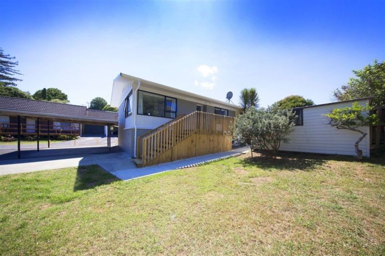 Photo of property in 1/20 Gladys Avenue, Glenfield, Auckland, 0629