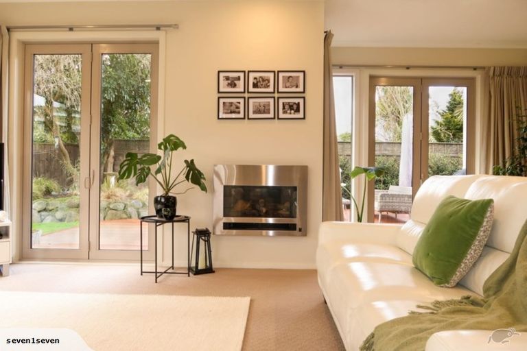 Photo of property in 2/745 Acacia Bay Road, Acacia Bay, Taupo, 3330