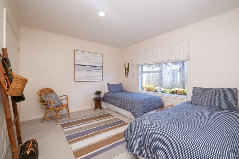 Photo of property in 2 Woodford Heights, Havelock North, 4130