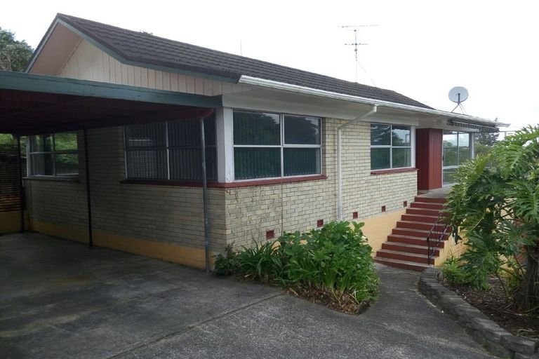 Photo of property in 2/59 Pupuke Road, Birkenhead, Auckland, 0627