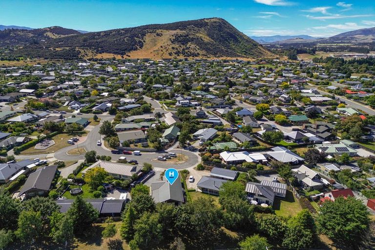 Photo of property in 27 Achilles Place, Wanaka, 9305