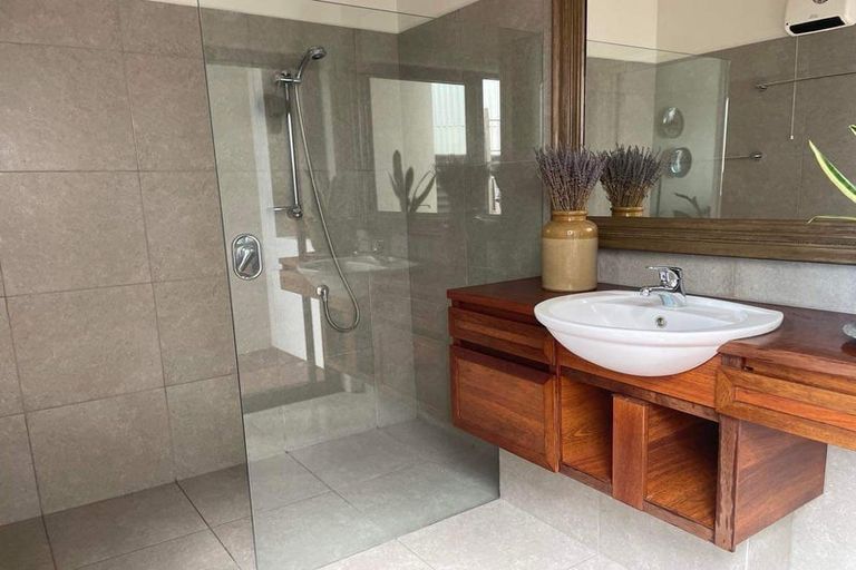 Photo of property in 4a Seapoint Road, Bluff Hill, Napier, 4110