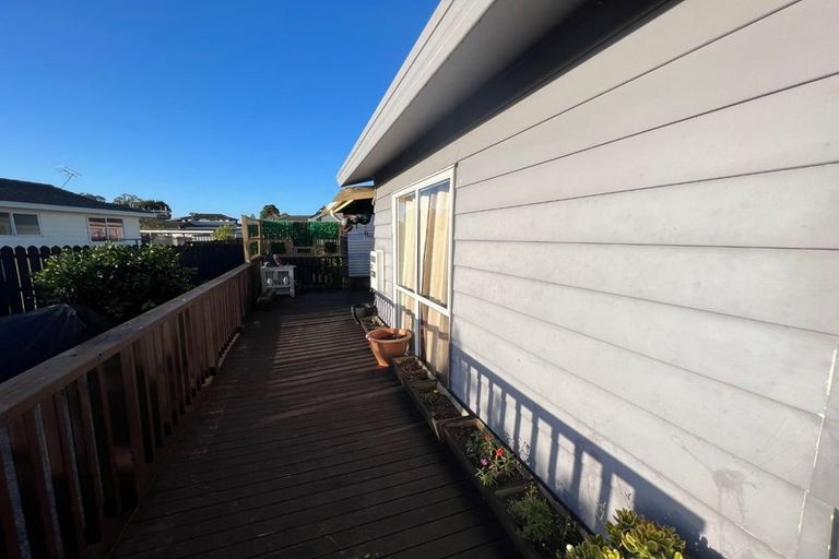 Photo of property in 2/18 Trimdon Street, Randwick Park, Auckland, 2105